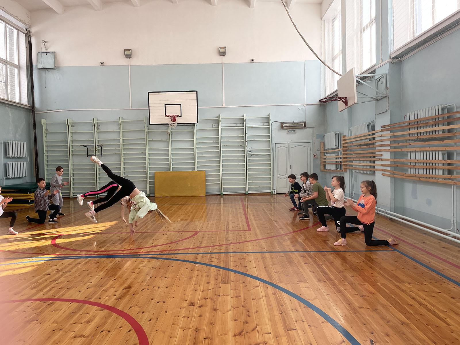 В частной школе Веритас хорошо организован досуг детей: